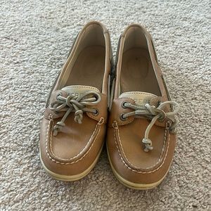 Sperry women’s boat shoes, size 6